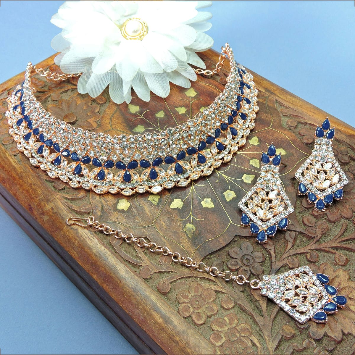 Alloy Choker Necklace Set In Blue Colour VSNS1250104