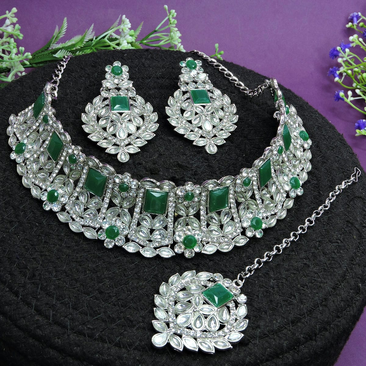 Alloy Choker Necklace Set In Green Colour VSNS1250014