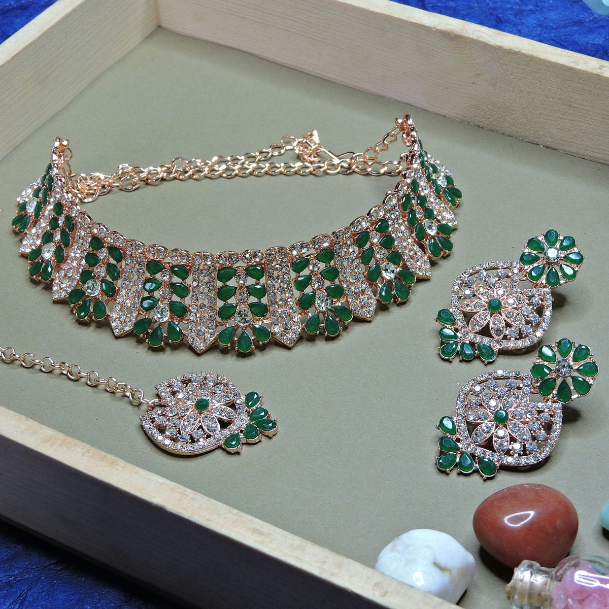 Shop Online Alloy Choker Necklace Set In Green VSNS1250126