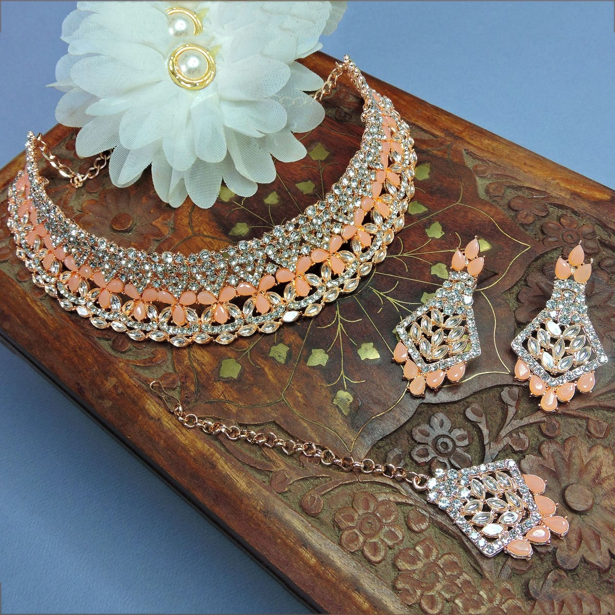 Alloy Choker Necklace Set In Peach Colour VSNS1250105