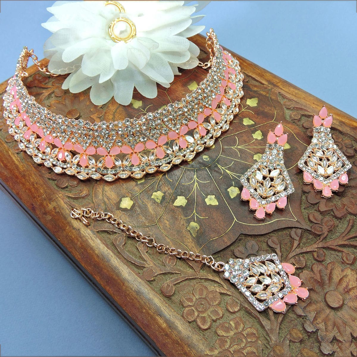Alloy Choker Necklace Set In Pink Colour VSNS1250106