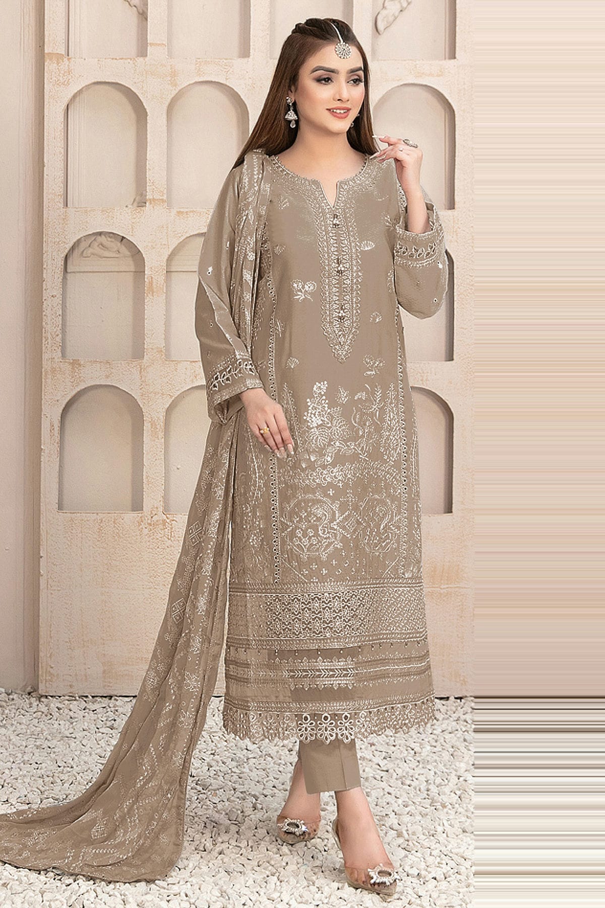 Beige Semi Stitched Georgette Pakistani Suit vastradi.com Beige Semi Stitched Georgette Pakistani Suit vastradi.com