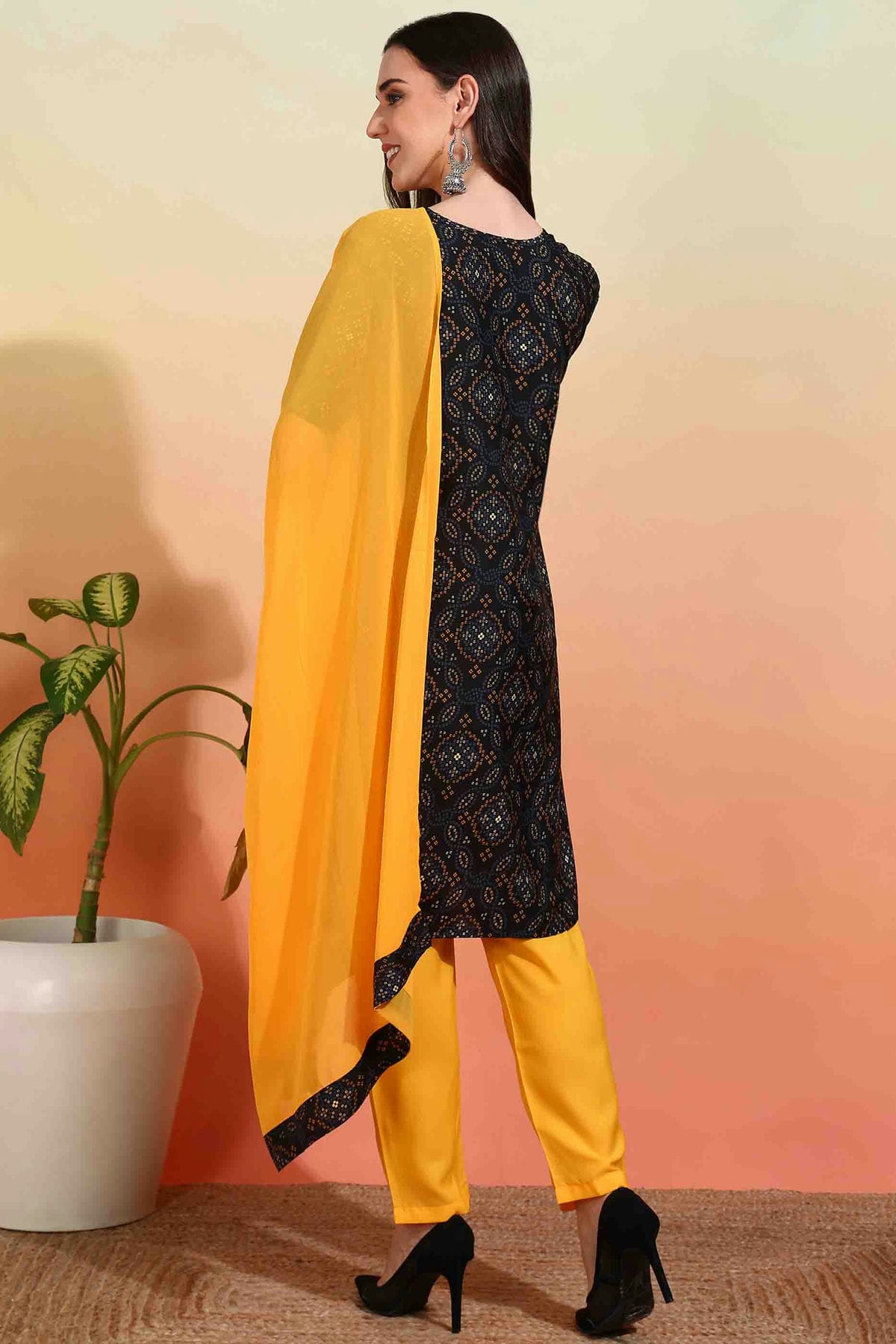 Black Colour Crepe Printed Pant Style Suit VSSS1113633