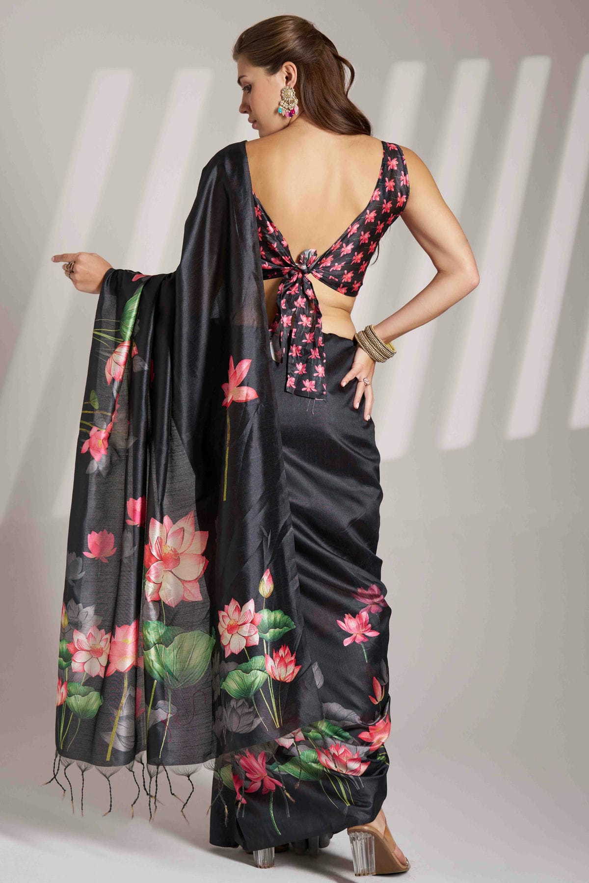 Black Colour Linen Printed Saree VSSD1112839