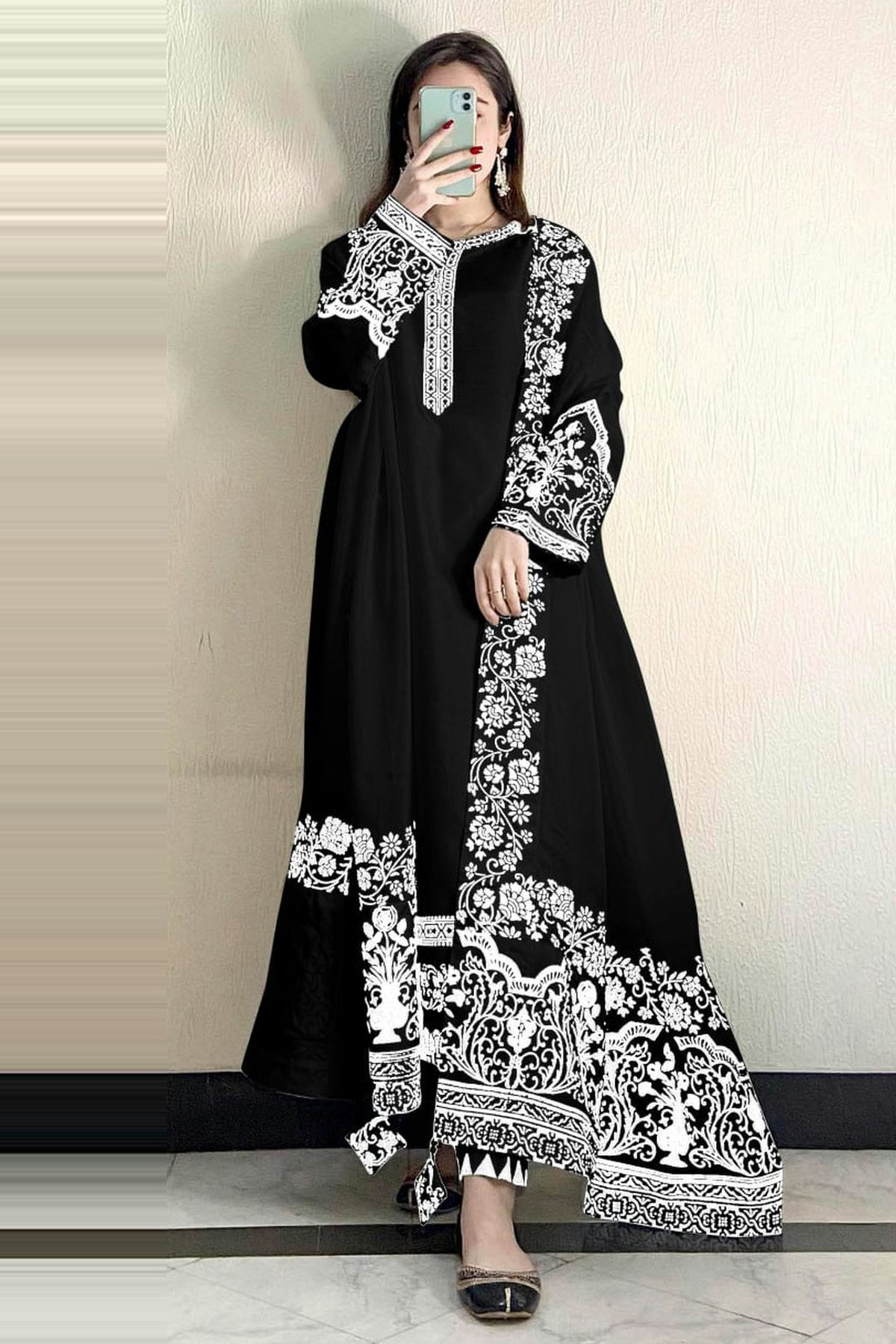 Black Semi Stitched Georgette Pakistani Suit – vastradi.com