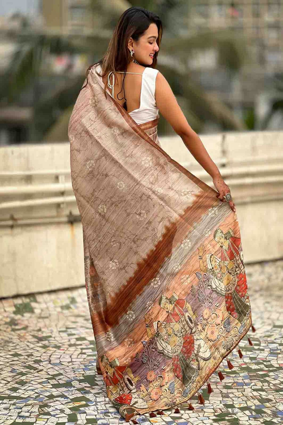 Brown Colour Katki Silk Floral Digital Printed Saree VSSD1113704