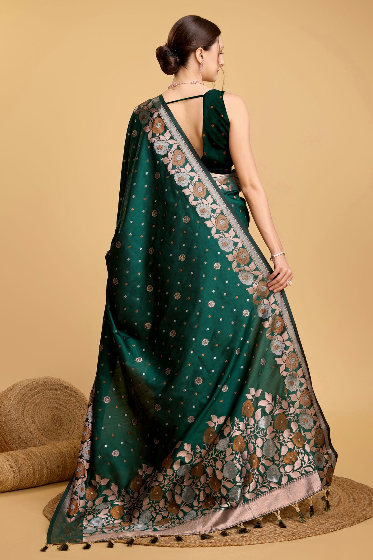 Green Colour Silk Saree VSSD1110023