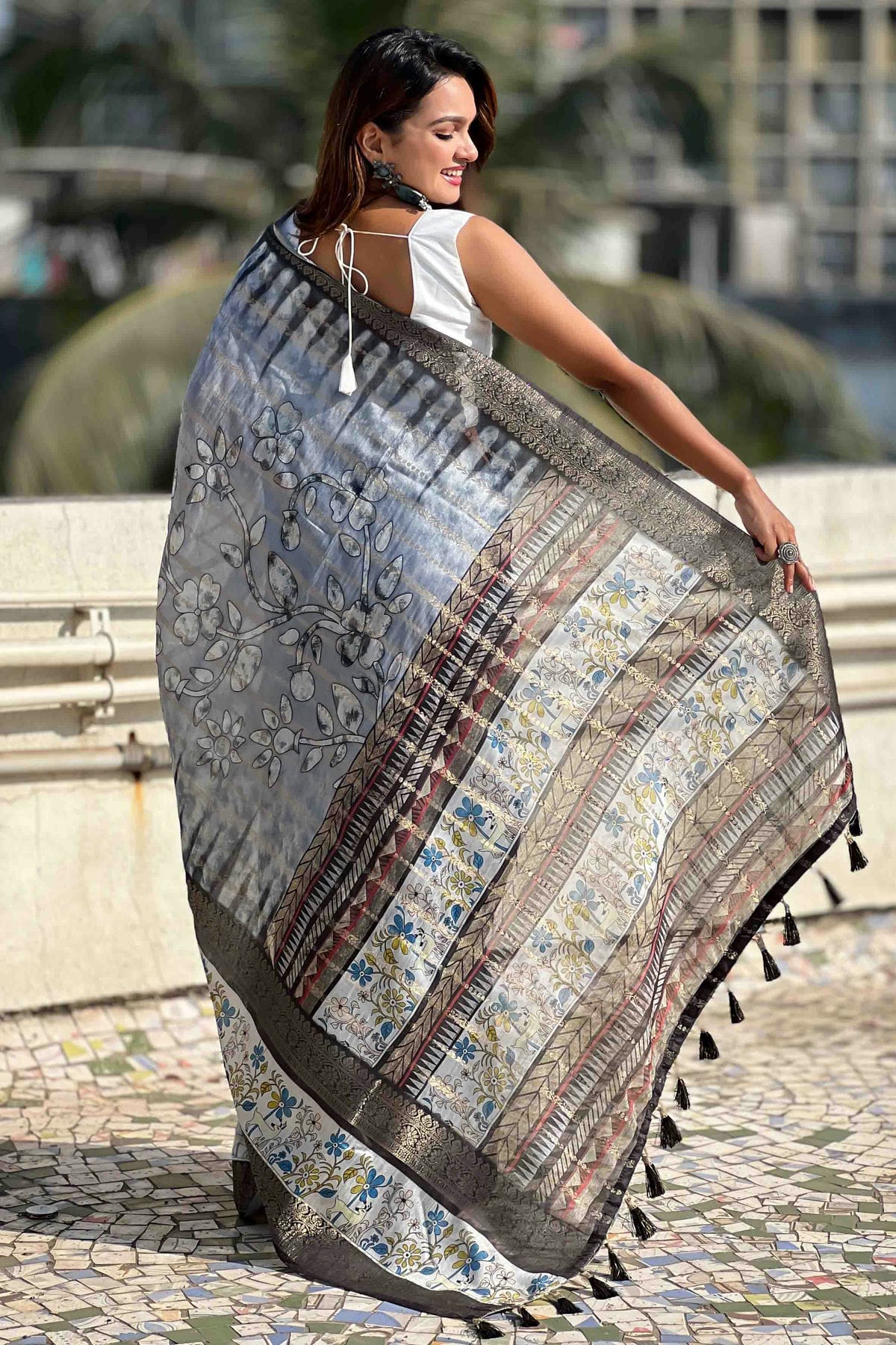 Grey Colour Chanderi Crush Printed Saree VSSD1112818