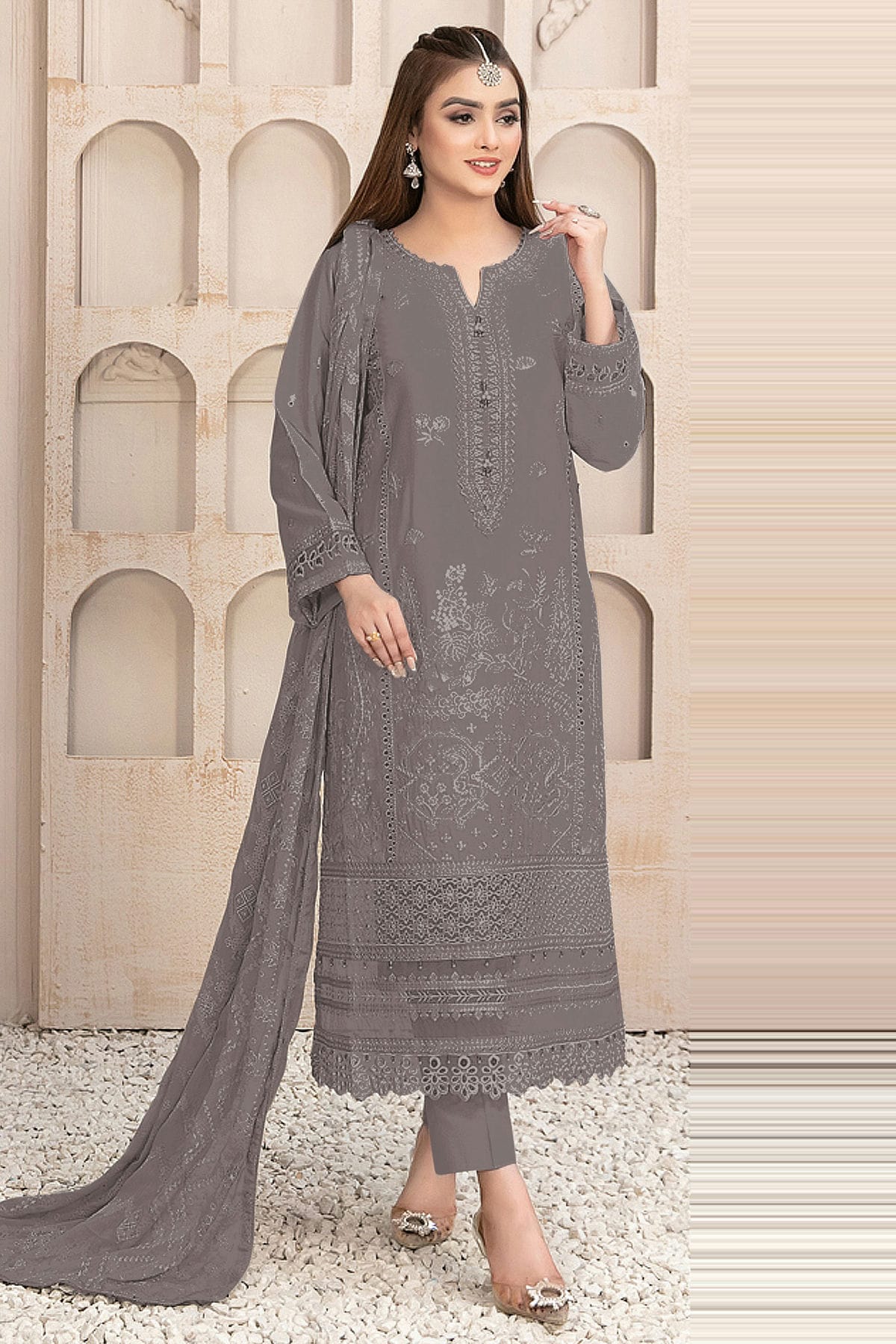 Grey Semi Stitched Faux Georgette Pakistani Suit 40 / Faux Georgette / Grey Grey Semi Stitched Faux Georgette Pakistani Suit 40 / Faux Georgette / Grey