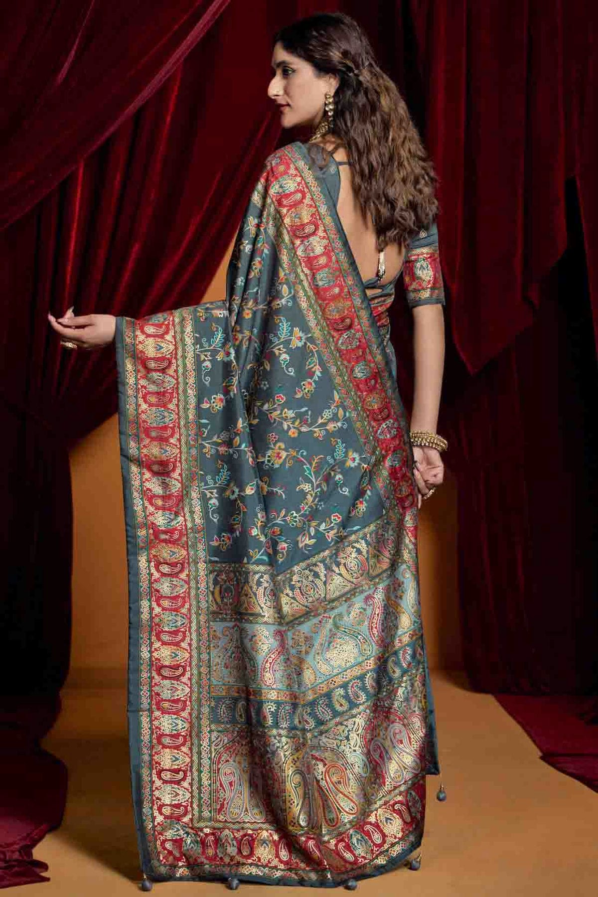 Grey Colour Tussar Silk Paisley Printed Saree VSSD1113716