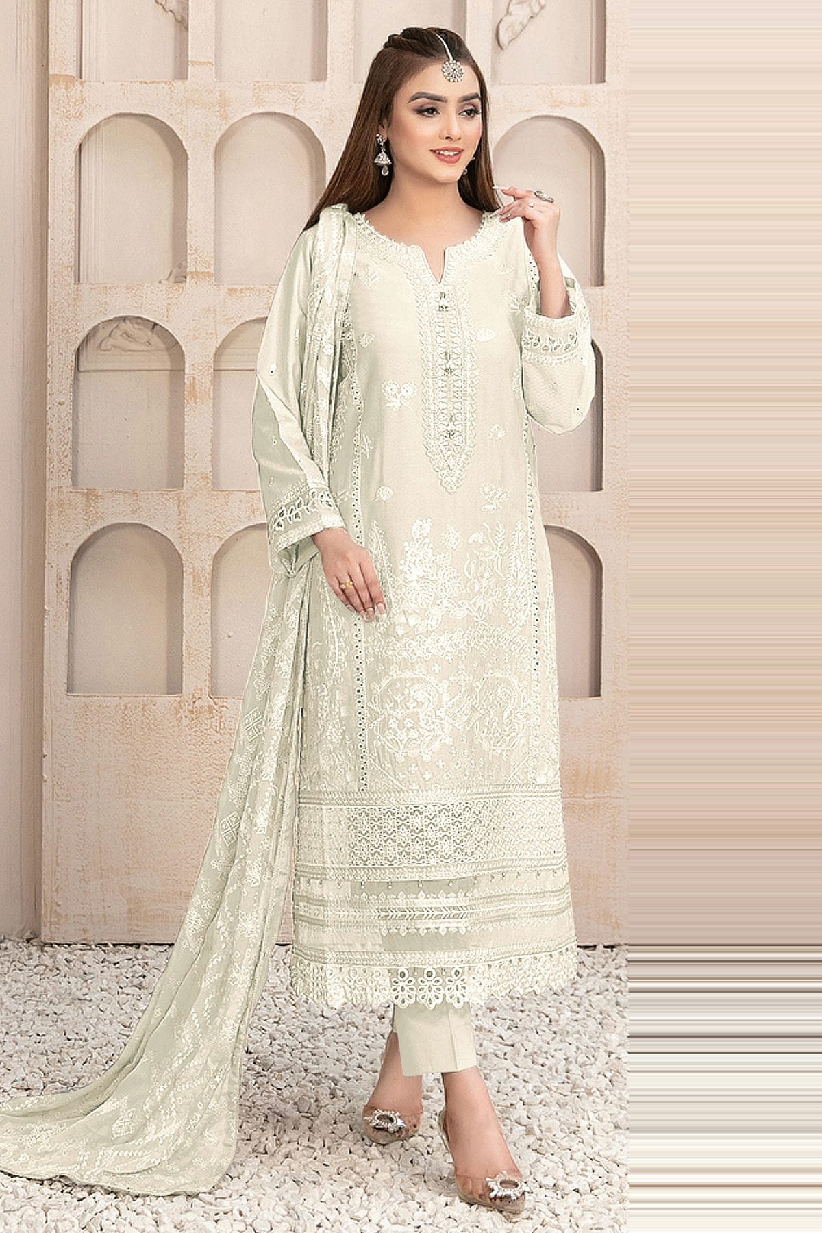 Off White Semi Stitched Georgette Pakistani Suit vastradi.com Off White Semi Stitched Georgette Pakistani Suit vastradi.com