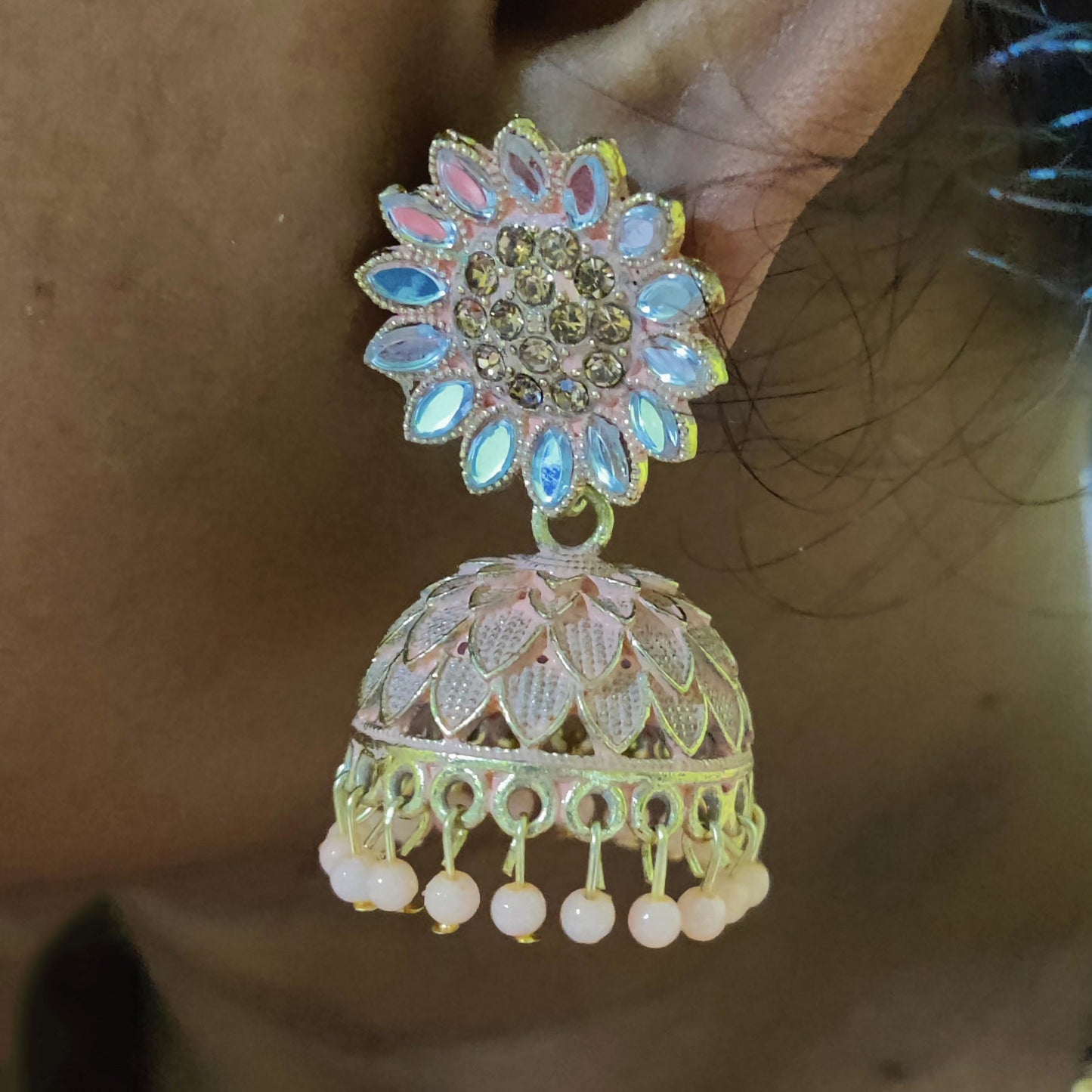 Vastradi Alloy Golden Traditional Jhumka in Peach Colour VSER1200040