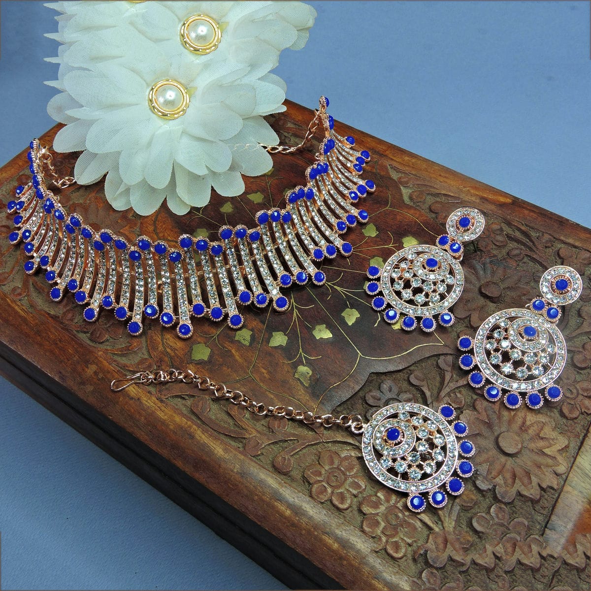 Alloy Choker Necklace Set In Blue Colour VSNS1250034