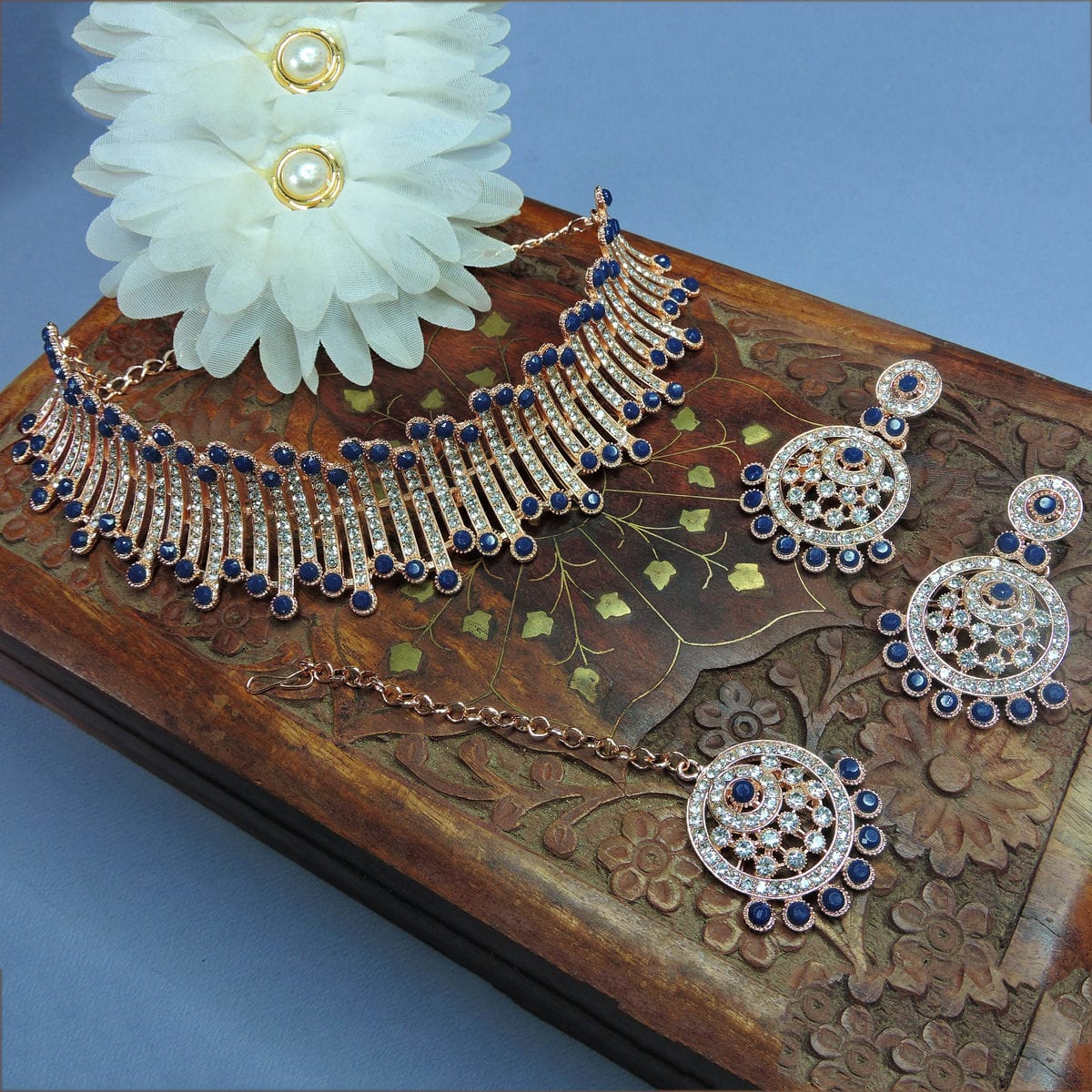 Alloy Choker Necklace Set In Blue Colour VSNS1250040