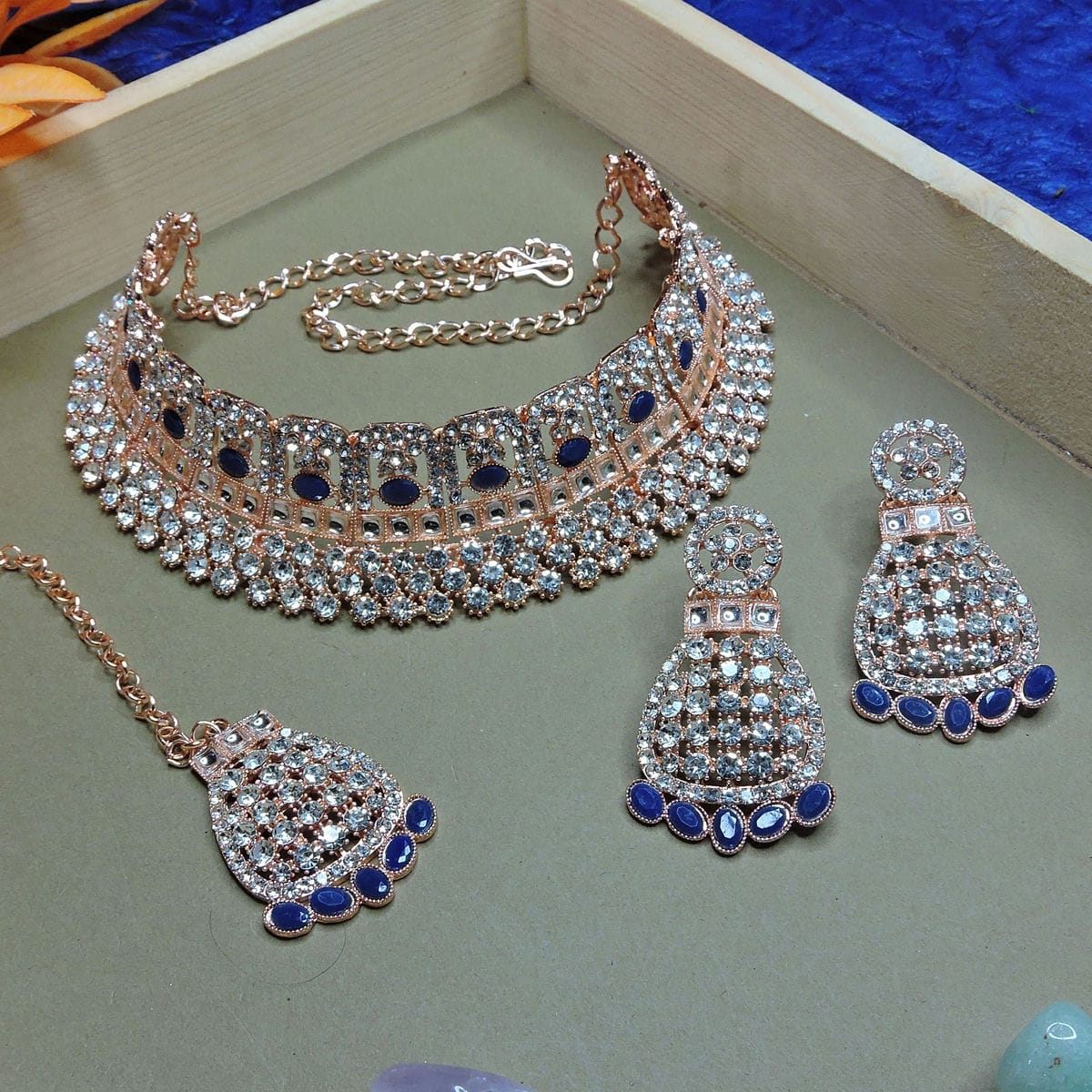 Alloy Choker Necklace Set In Blue Colour VSNS1250092
