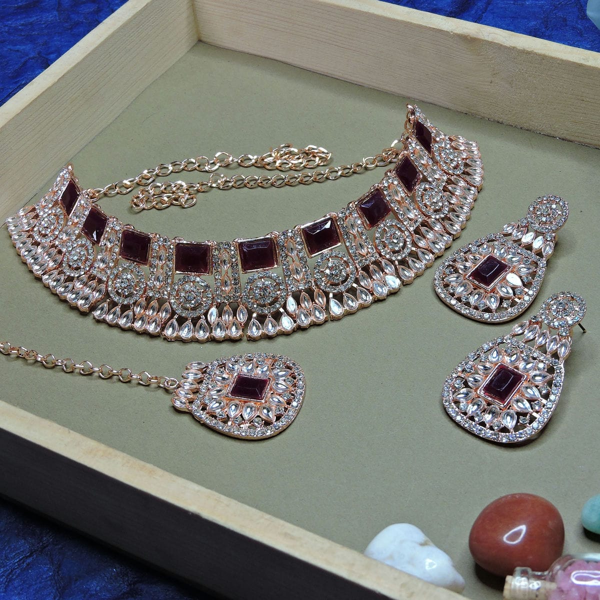 Alloy Choker Necklace Set In Maroon Colour VSNS1250077