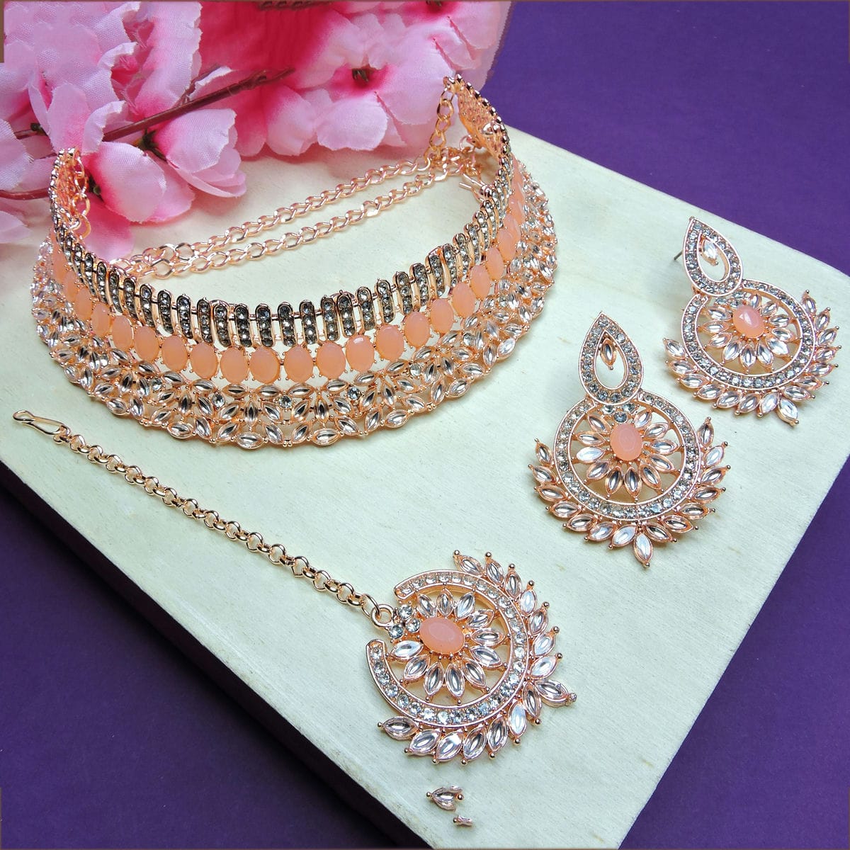 Alloy Choker Necklace Set In Peach Colour VSNS1250053