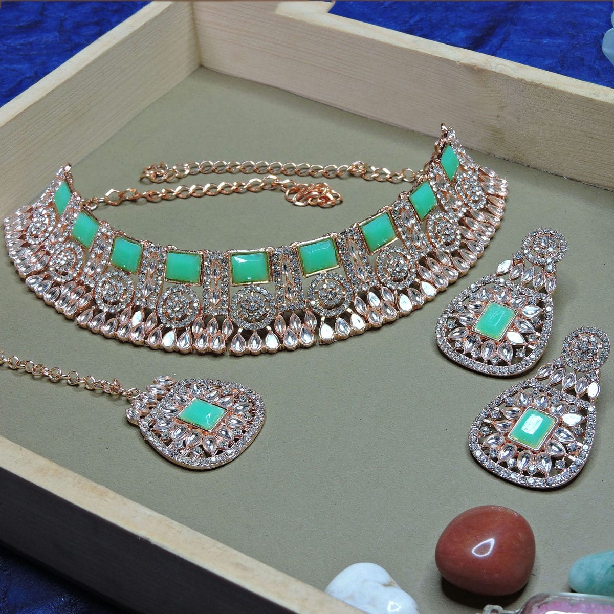 Alloy Choker Necklace Set In Sea Green Colour VSNS1250078