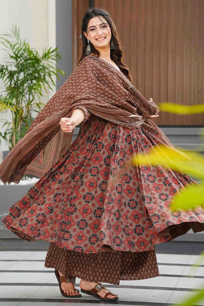 Brown Colour Muslin Stitched Suit VSSS1113315