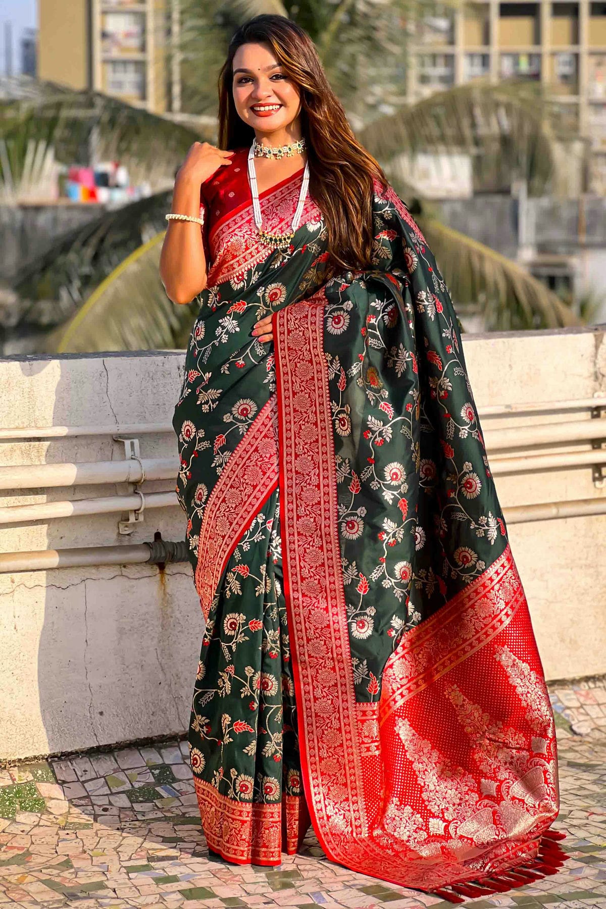 Green Colour Banarasi Silk Meenakari Work Traditional Saree VSSD1113553