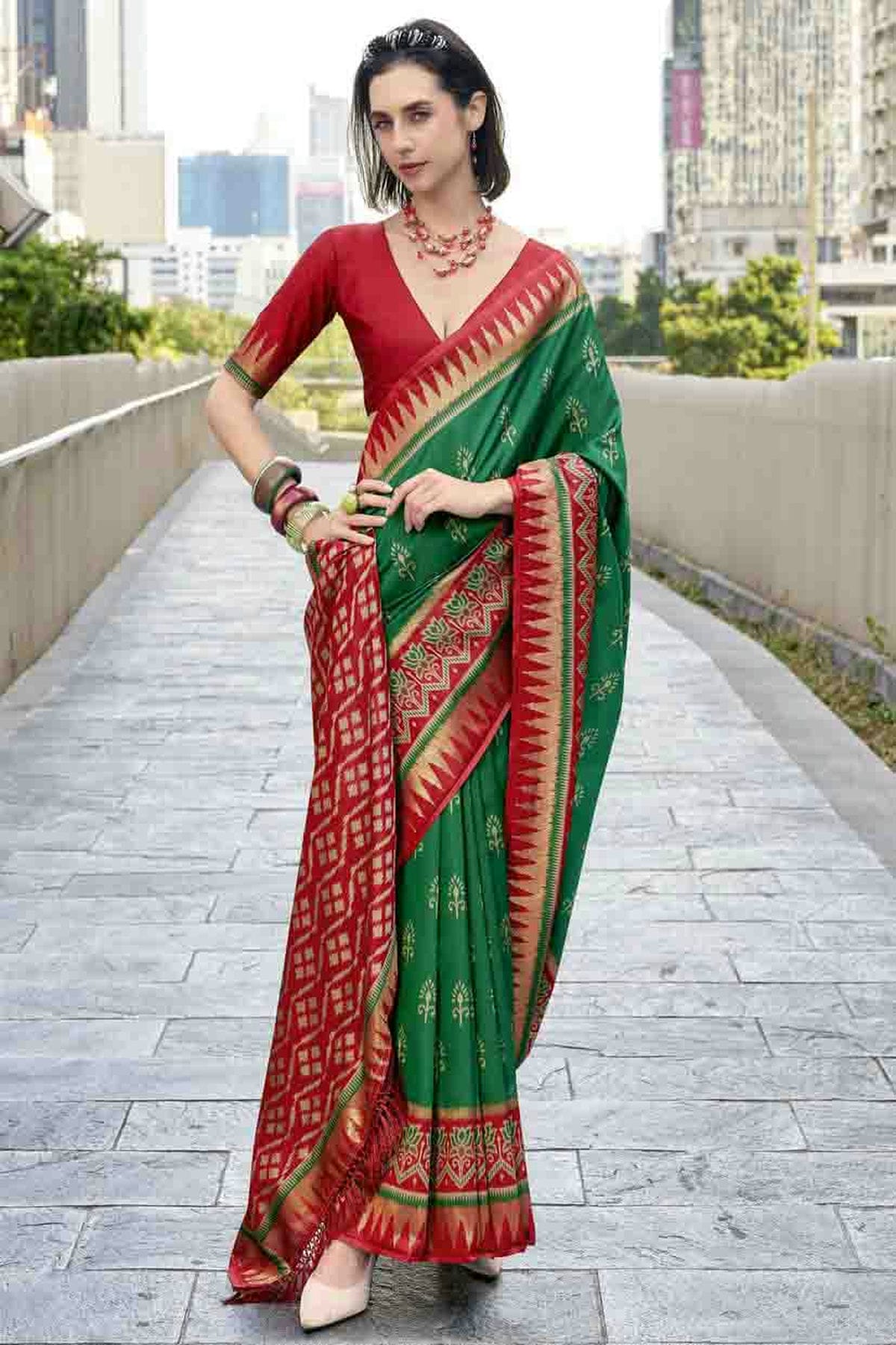 Green Colour Soft Silk Printed Traditional Sarees VSSD1113725