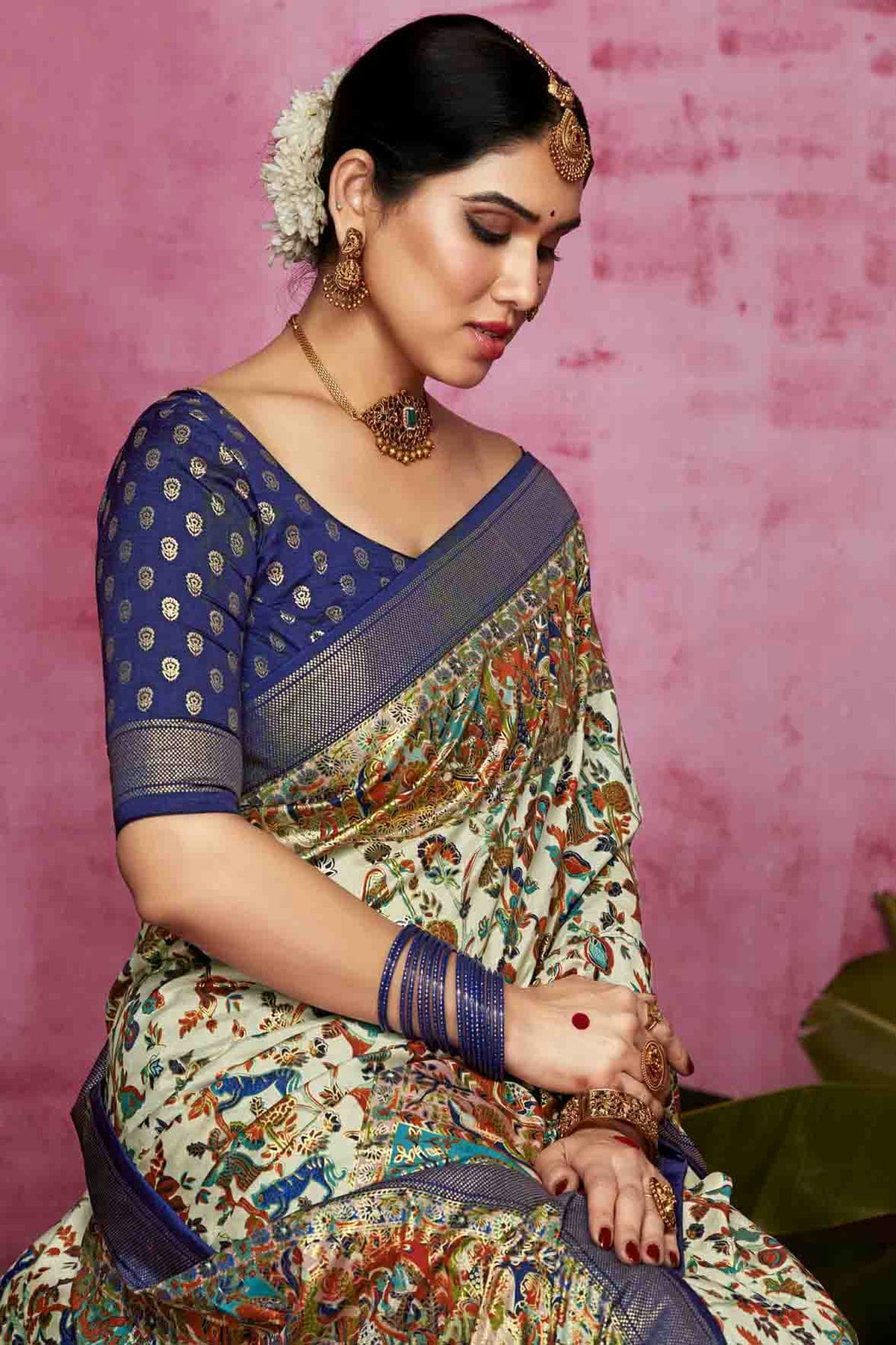 Off White Colour Tussar Silk Polka Dot Printed Saree VSSD1113747