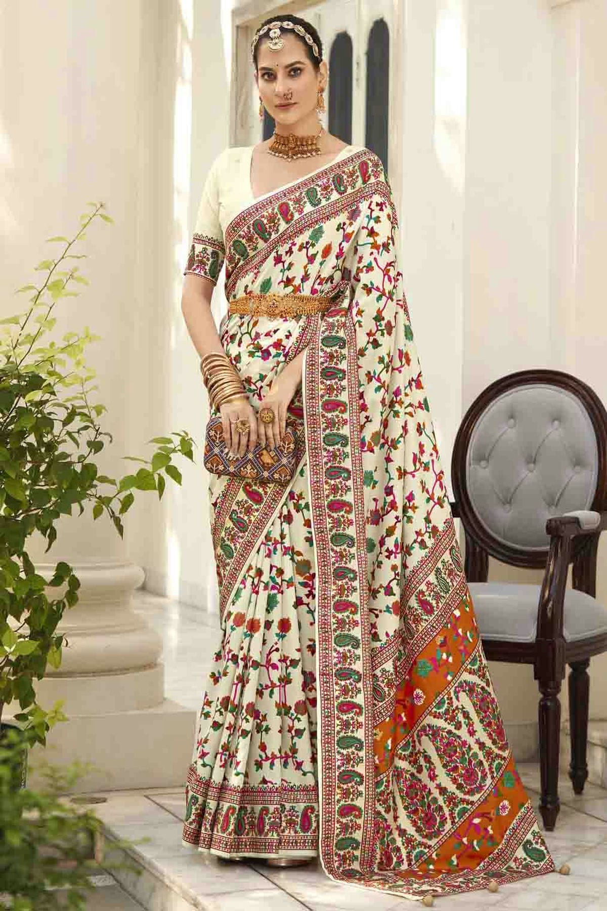 Off White Colour Velvet Tussar Silk Floral Printed Traditional Sarees VSSD1113751