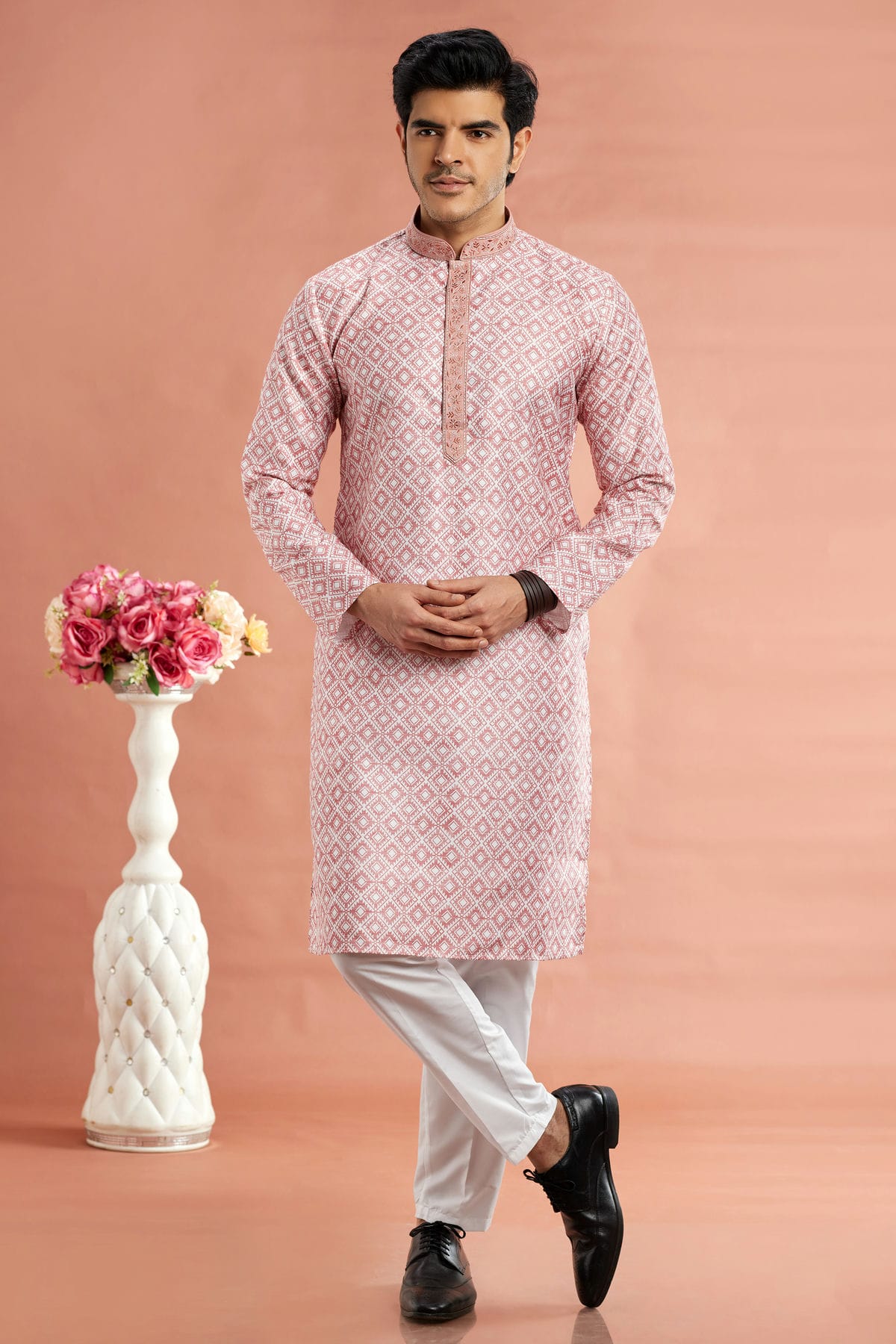 Pink Colour Cotton Thread Work Kurta Pajama