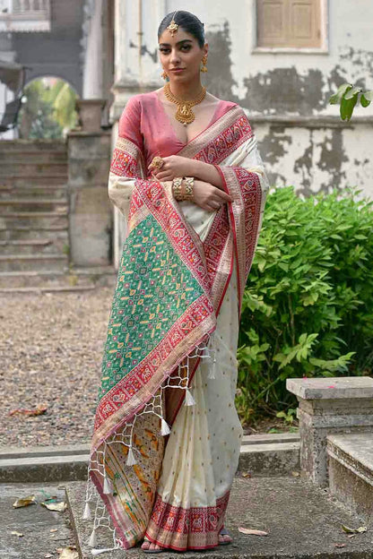 White Colour Banarasi Silk Traditional Saree VSSD1260065