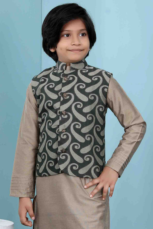 Green Colour Handloom Silk Jacket VSBW1070147