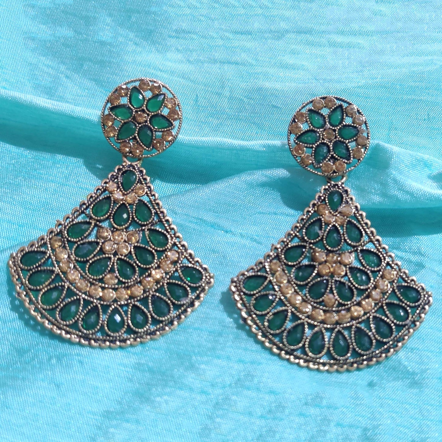 Vastradi Alloy Crystal Fan Stone Work Earring in Green Colour VSER1200009