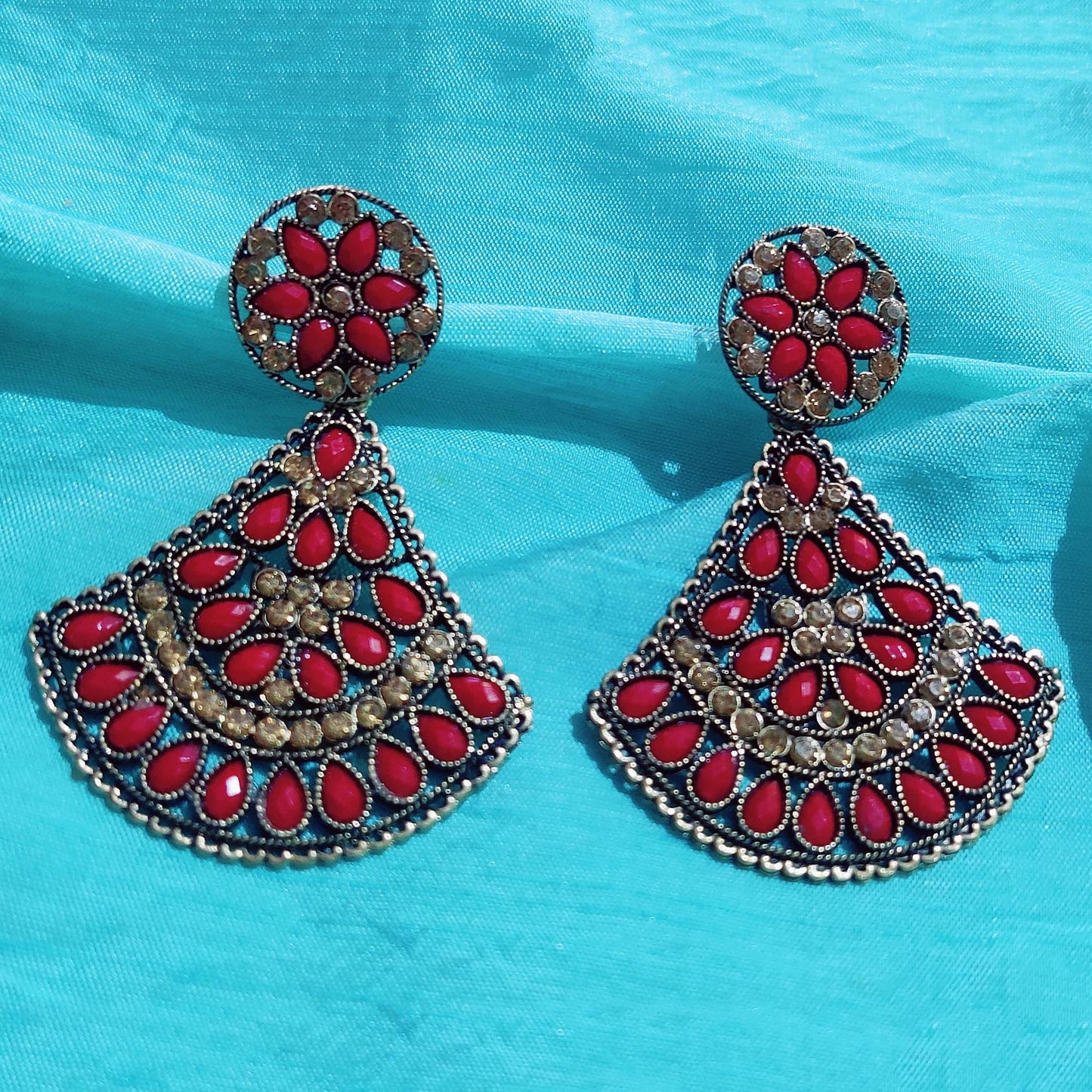 Vastradi Alloy Crystal Fan Stone Work Earring in Red Colour VSER1200003