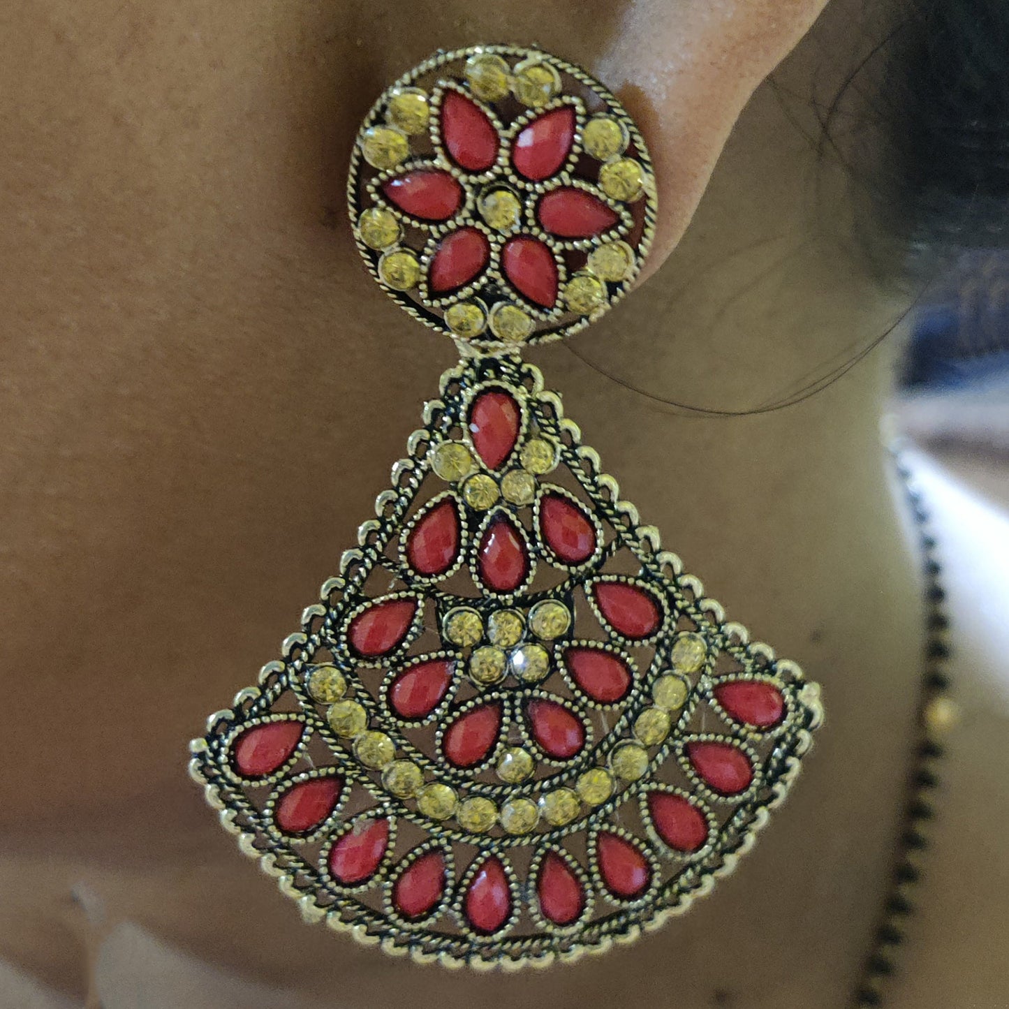 Vastradi Alloy Crystal Fan Stone Work Earring in Red Colour VSER1200003