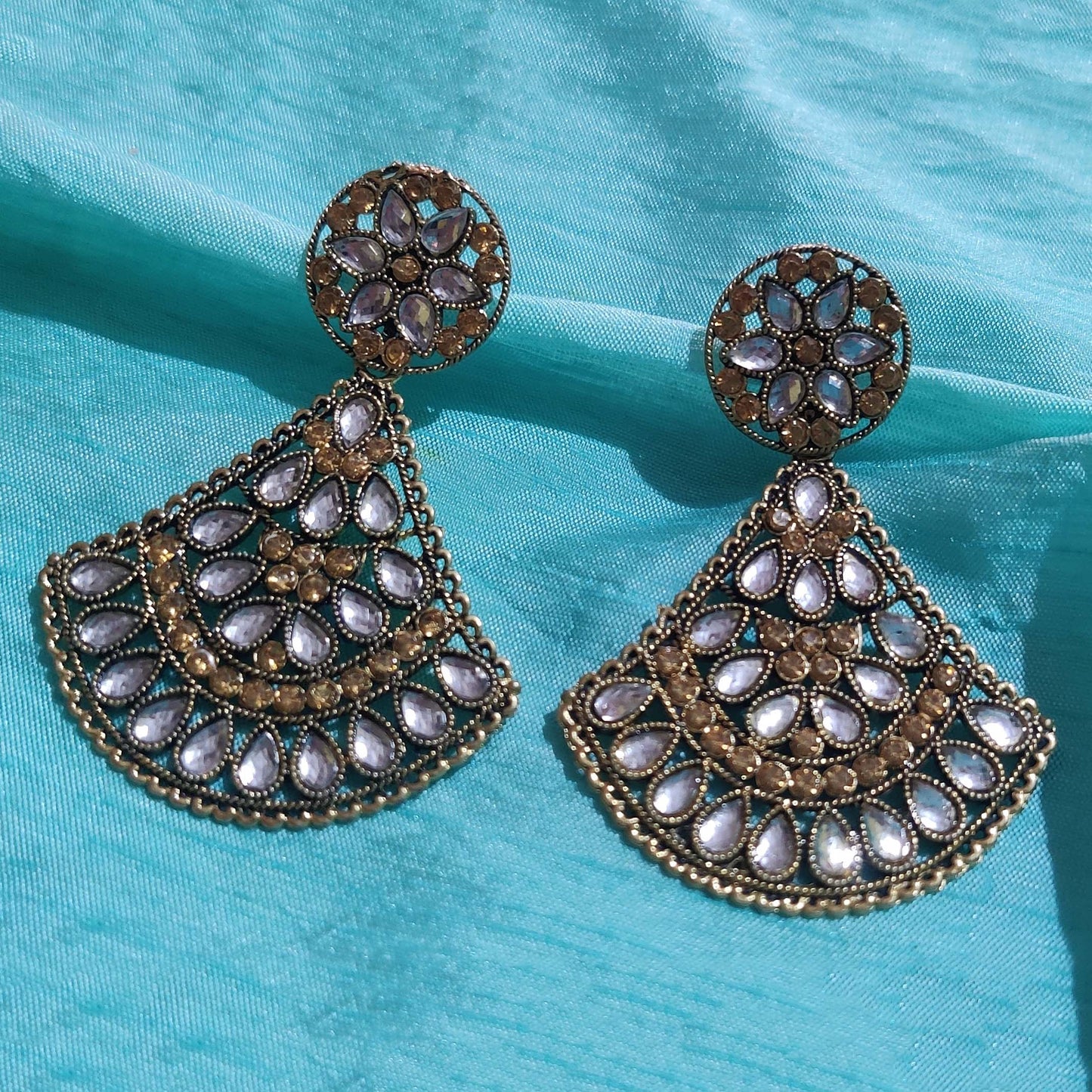 Vastradi Alloy Crystal Fan Stone Work Earring in White Colour VSER1200005